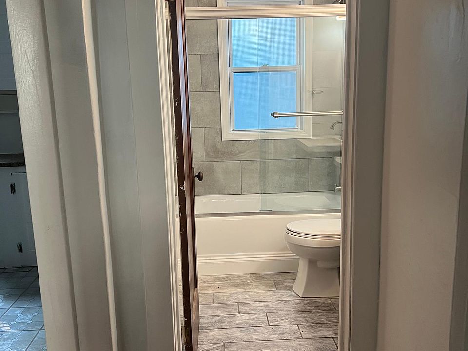 1st image of 144 W Winspear Ave
