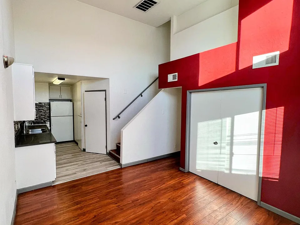 1540 S Fairfax Ave #6