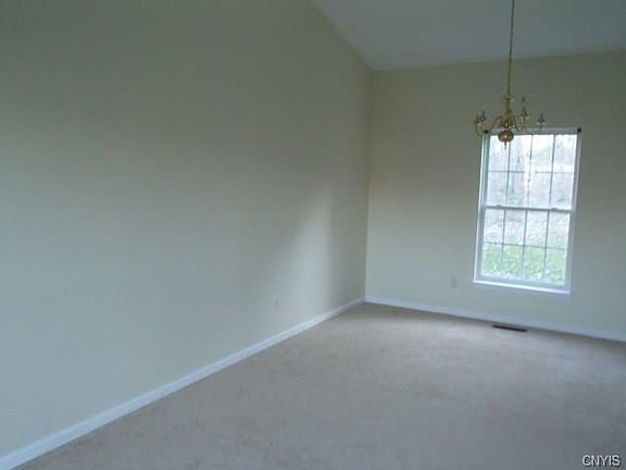 3rd image of 68 Chaucer Cir