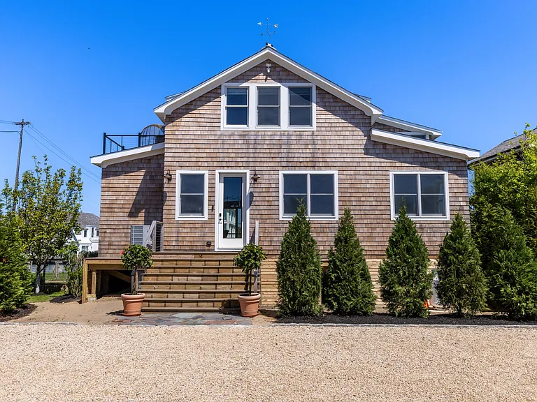 61 Dune Rd — Photo 22