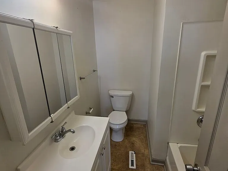 30 Hickory St #2 — Photo 9