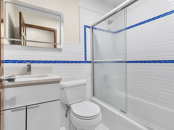 4th image of 3716 Greenpoint Ave Fl 2