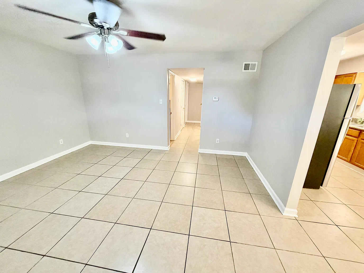 2 bed, 1000 sqft, $1,150 — Photo 3
