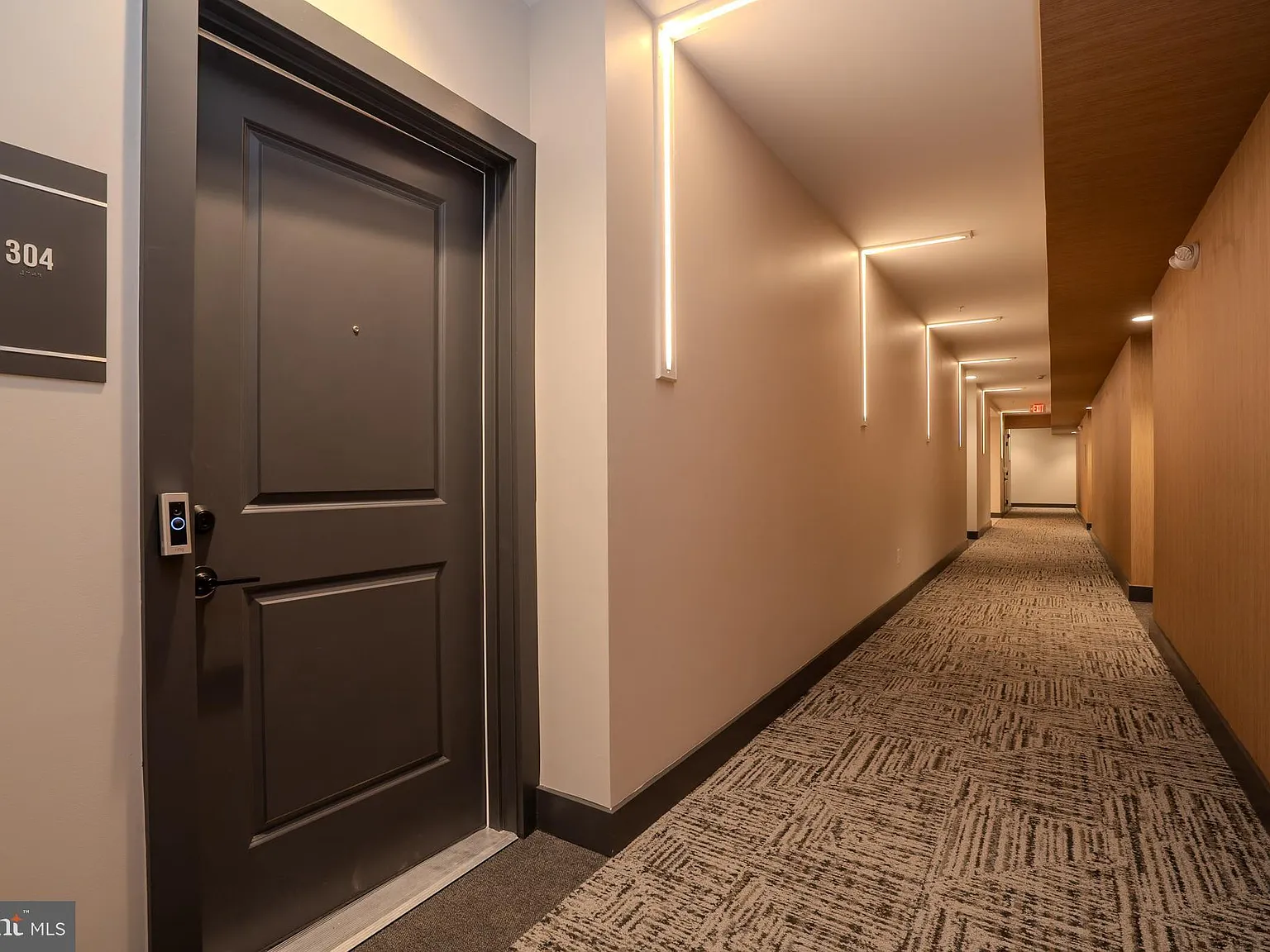 2 bed, 1020 sqft, $3,200 — Photo 1