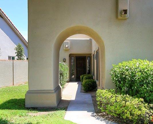 5th image of 8905 E MEADOW HILL Drive
