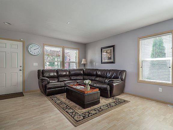 3rd image of 36522 SE Forest St
