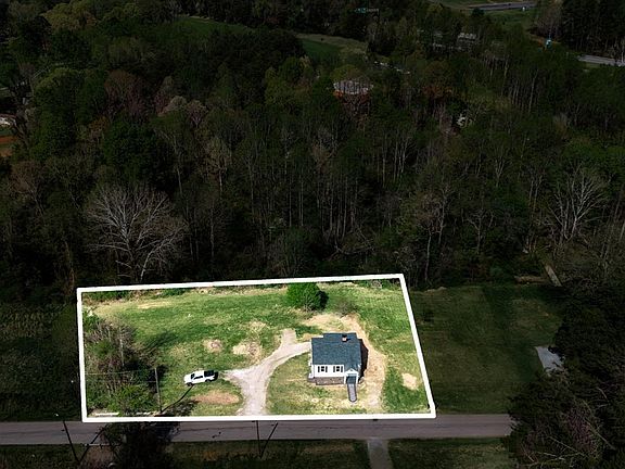 3rd image of 1410 Lynch Rd