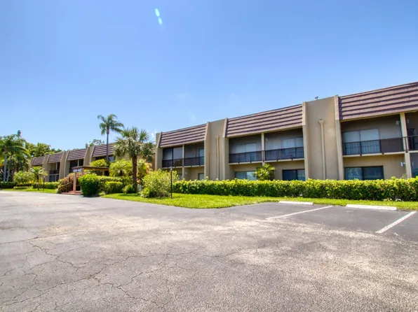 4657 Fountains Dr S, Lake Worth, FL