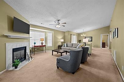 4th image of 3304 G Mulberry Ln