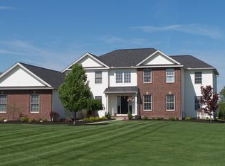 15520 Highland Dr, Grafton, OH 44044