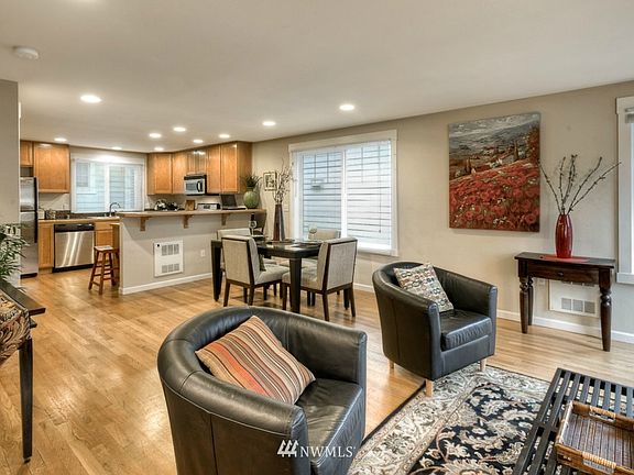3rd image of 9101 Roosevelt Way NE #B