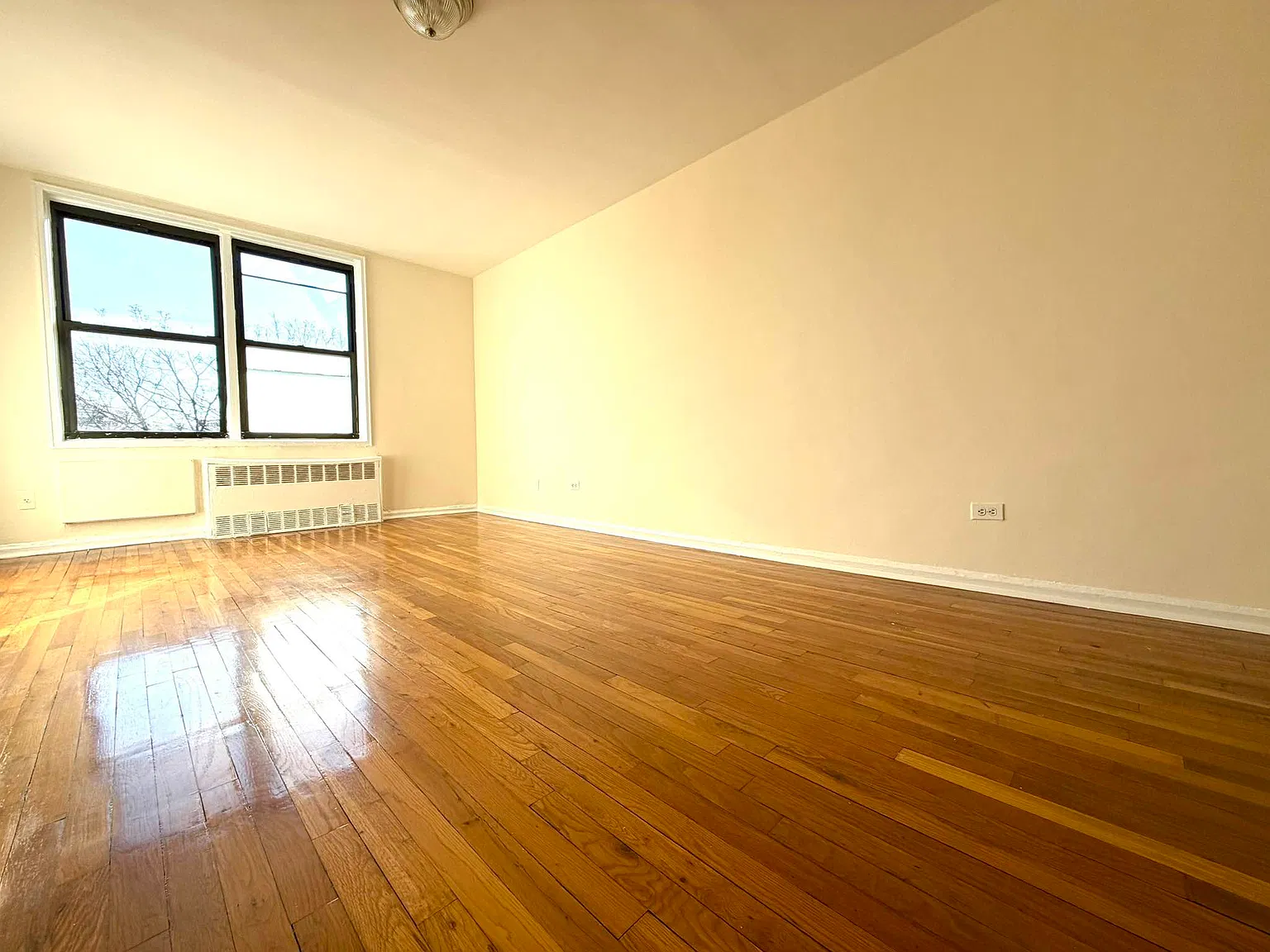 1355 East 18th Street — Photo 2