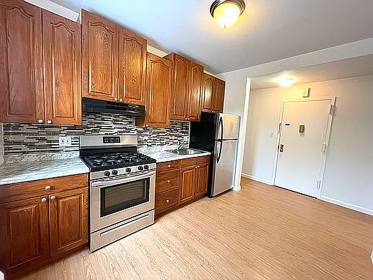 2nd image of 23-11A Broadway #3T