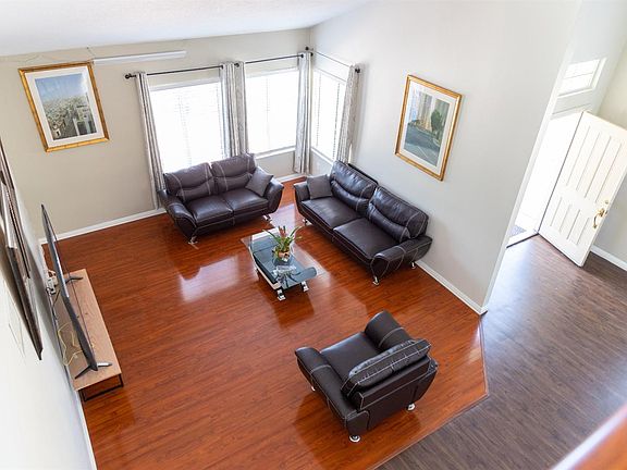 4th image of 10118 Woodridge Dr