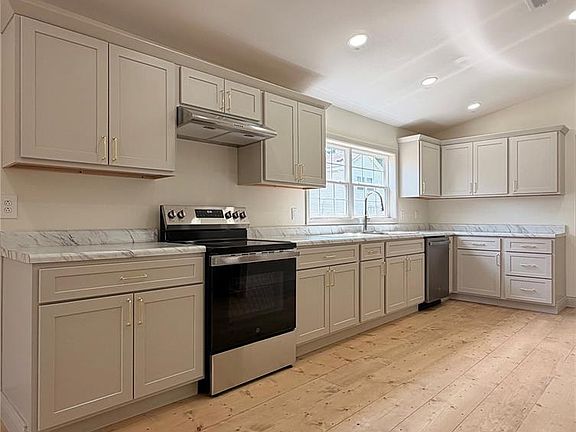 5th image of 605 Court St