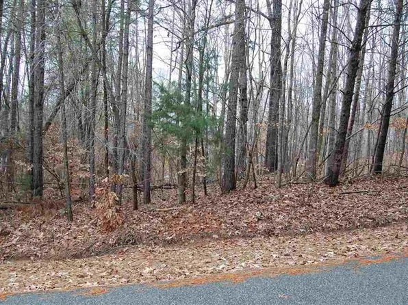 135 Tulip Ln, Westminster, SC 29693