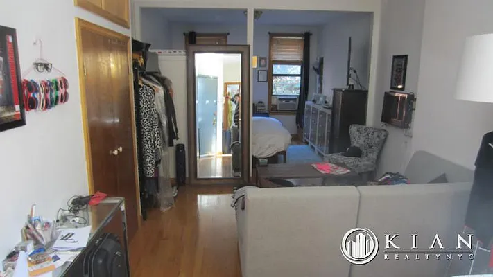 Rented by Kian Realty | media 16