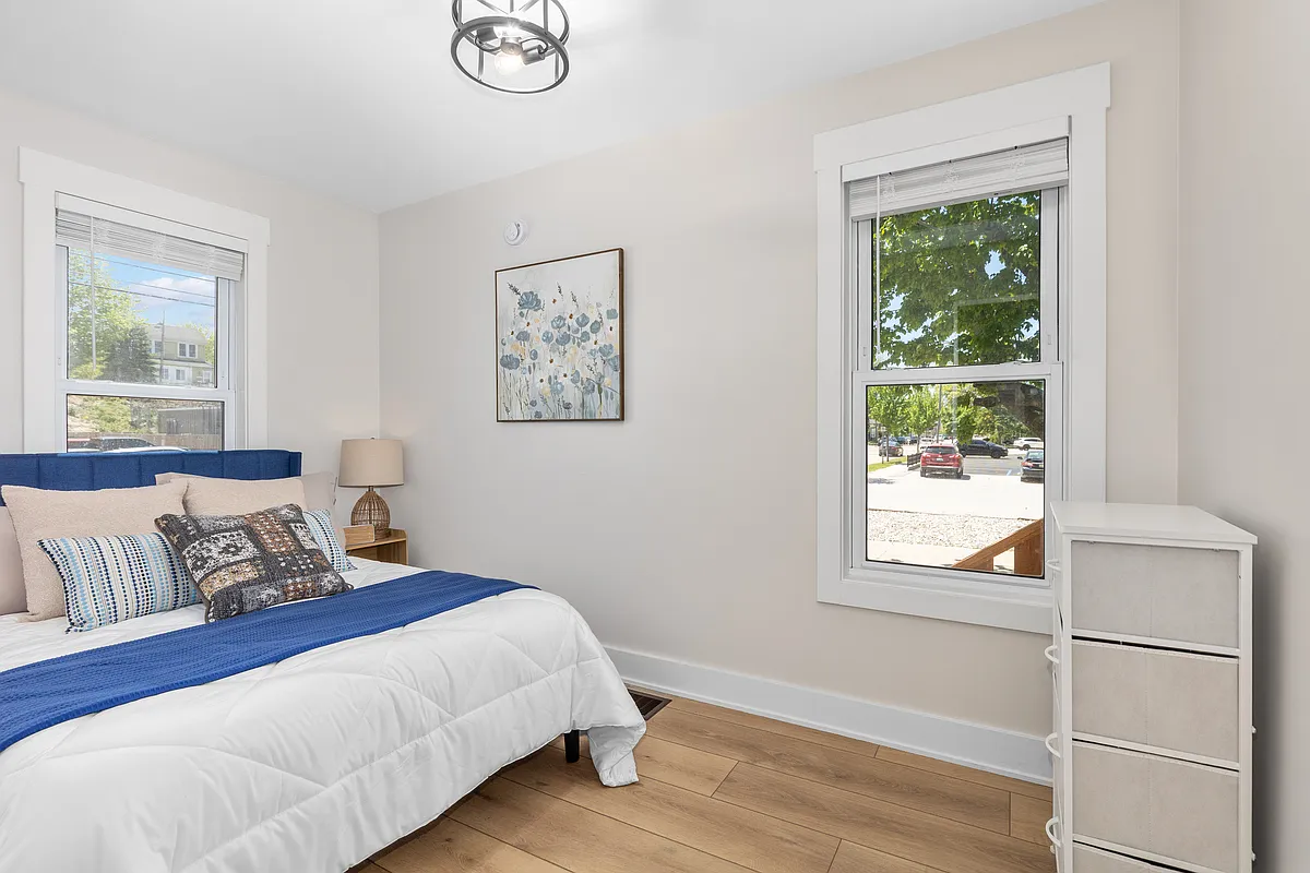 1836 Lakeshore Dr — Photo 3