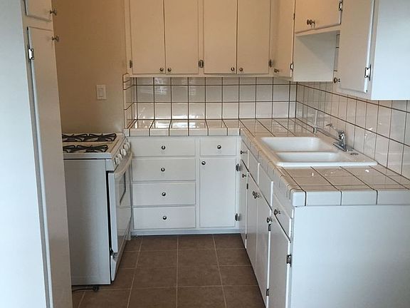 3rd image of 527 E Taylor Ave APT 4