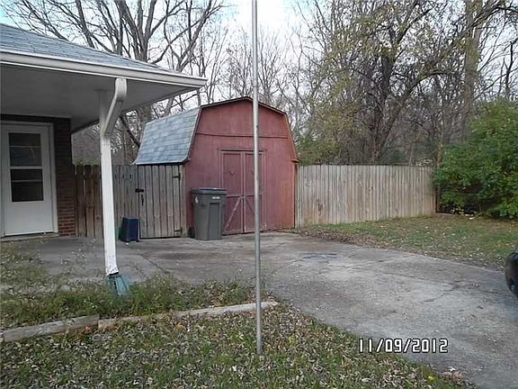 5th image of 1801 N Bosart Ave