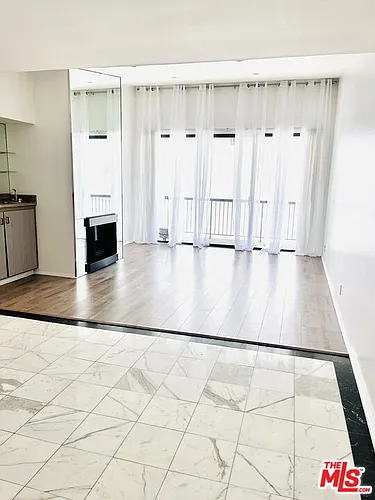 906 N Doheny Dr #512 Photo 1