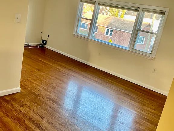 5th image of 18-22 Campfield St Floor 2