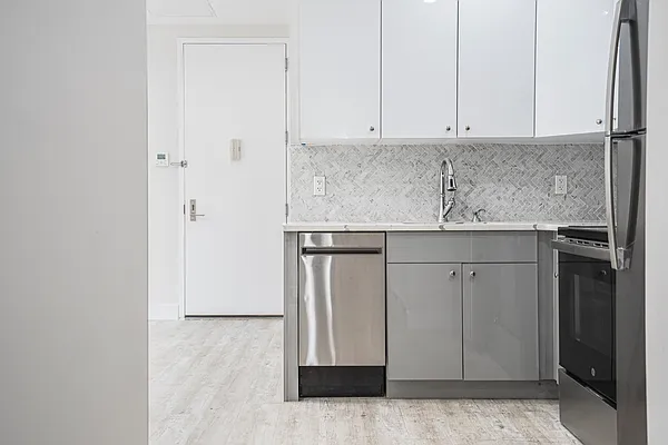 Rented by Skyhigh Realty NYC LLC | media 22