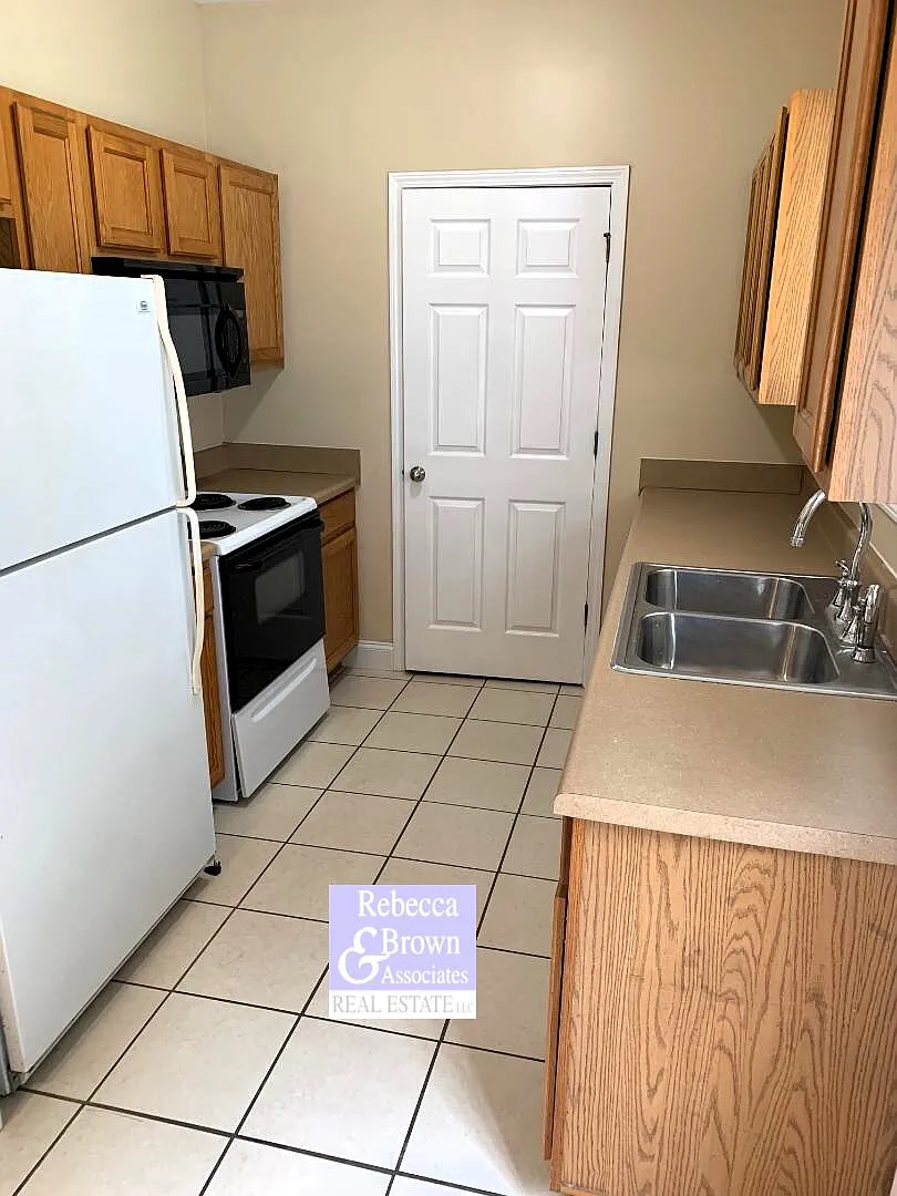 2 bed, 2.5 bath, 1092 sqft, $1,200 — Photo 3