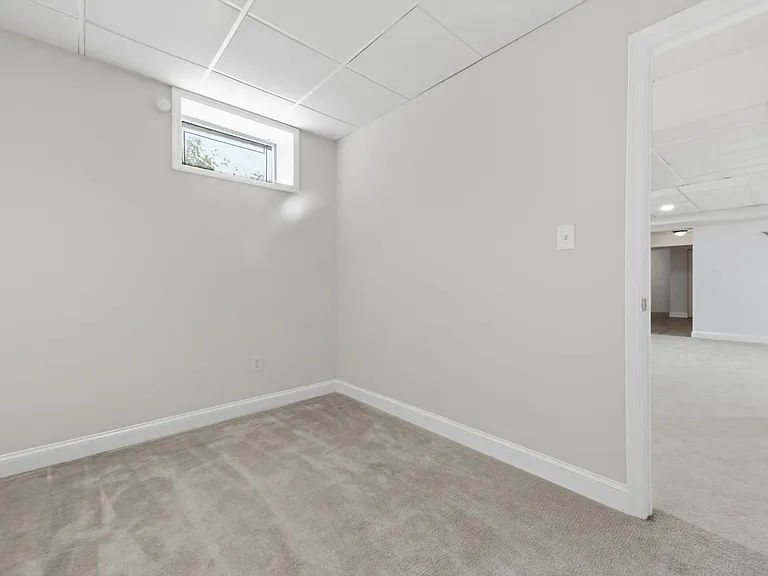 17545 Hardy Rd — Photo 12