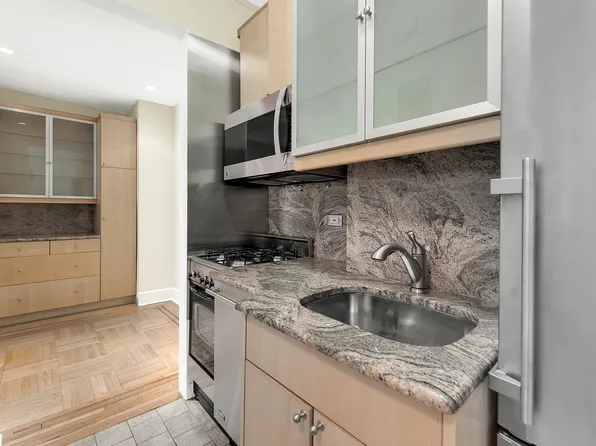 590 West End Avenue image 3 of 4