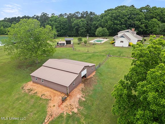 4th image of 1329 Grantham Rd