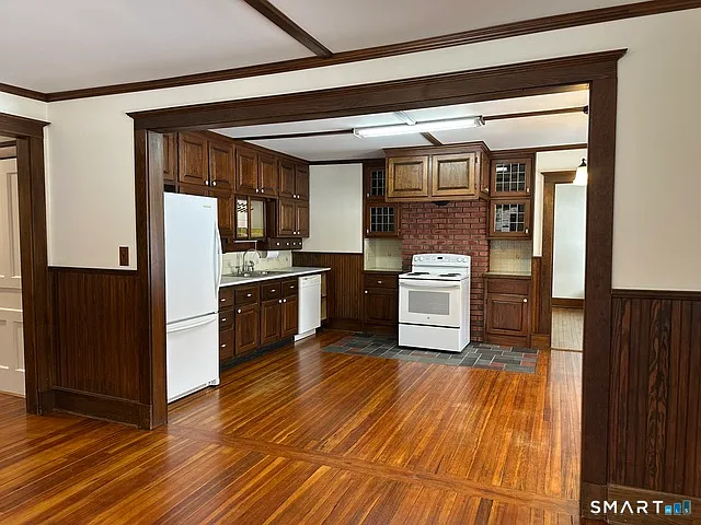 2 bed, 1400 sqft, $1,975 — Photo 2