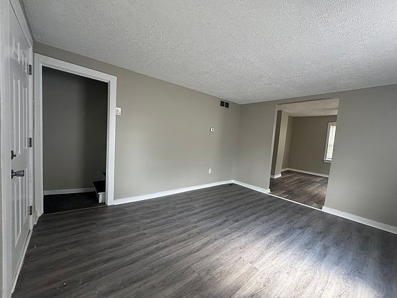 3rd image of 436 Lindberg Dr