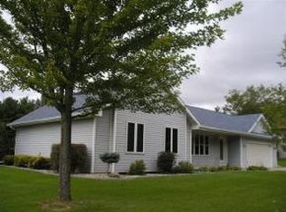 9482 Sam Crest Ln, Pickett, WI 54964