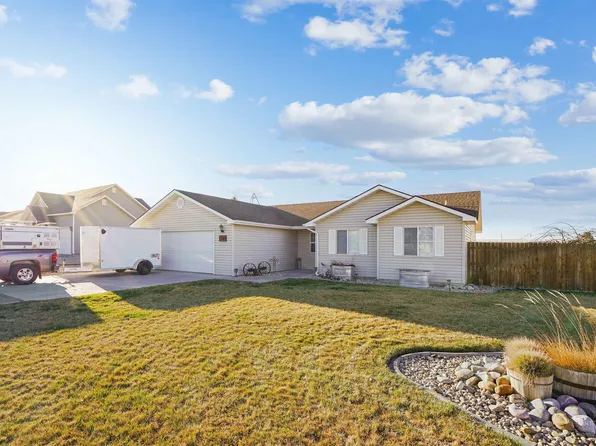 350 W 2nd St, Hazelton, ID 83335