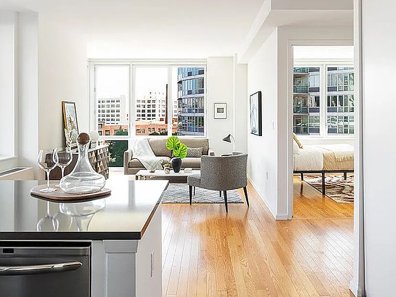 5th image of 4540 Center Blvd APT 404