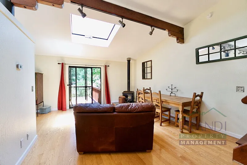 1 bed, 1.0 bath, 642 sqft, $3,600 — Photo 3