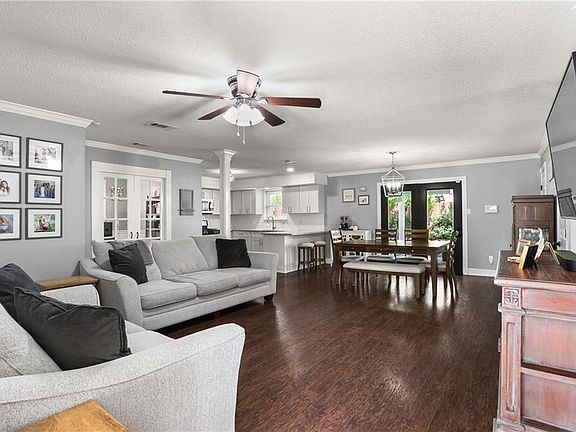 3rd image of 3777 Dixon St