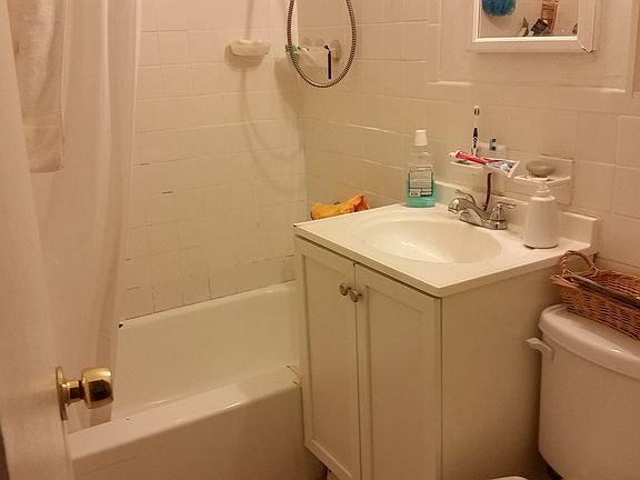 4th image of 8216 138th St