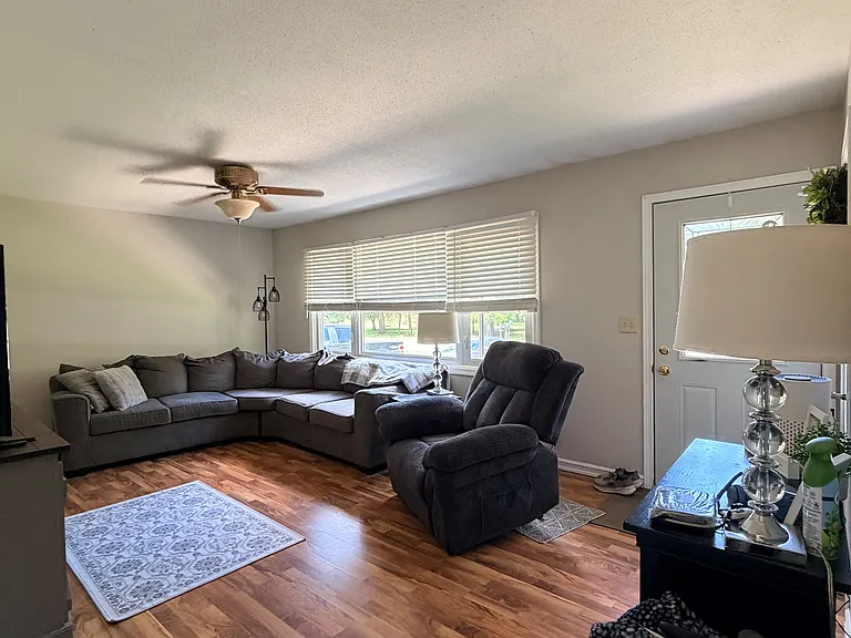 5161 Ashdale Ln — Photo 1