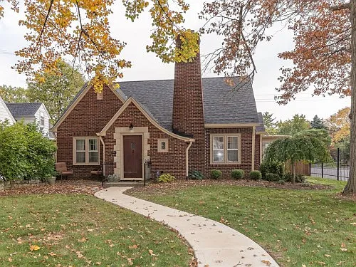 161 W Hampton Dr photo 1