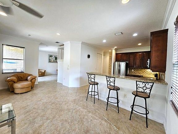 4th image of 7533 Topiary Ave