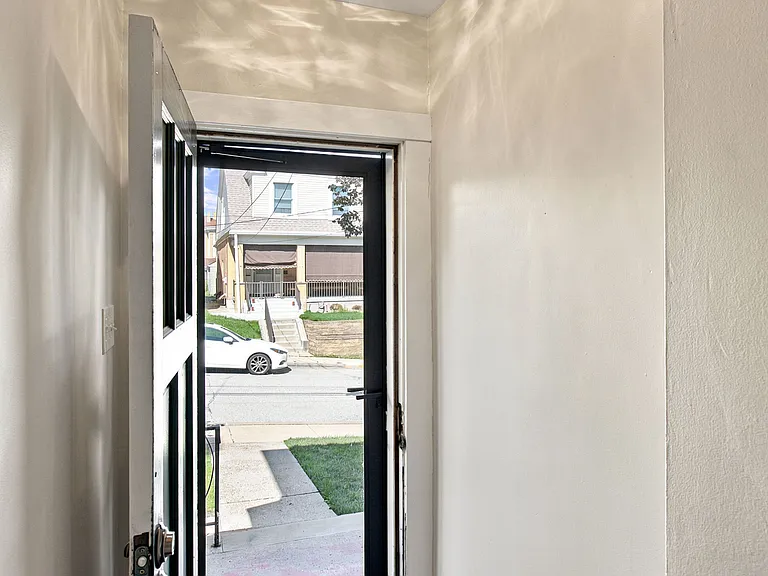 1131 Wisconsin Ave — Photo 22