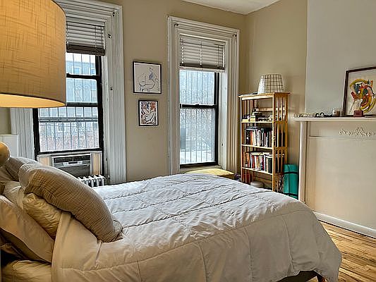 3rd image of 442 Gates Ave APT 2