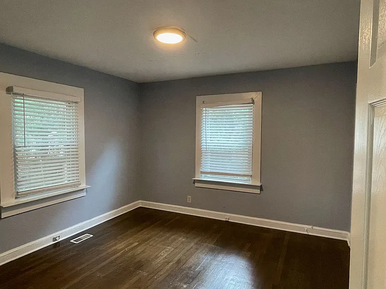 Colonial Cir — Photo 9