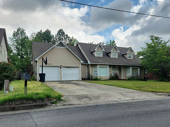 3rd image of 2402 McNair St SW