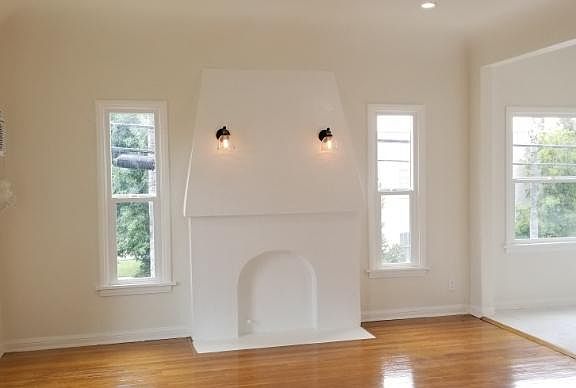4th image of 403 N Ogden Dr