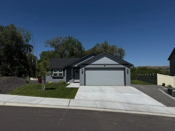 800 Hugh Ave, Benton City, WA 99320