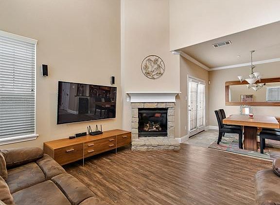 4th image of 1101 Parmer Ln APT 307