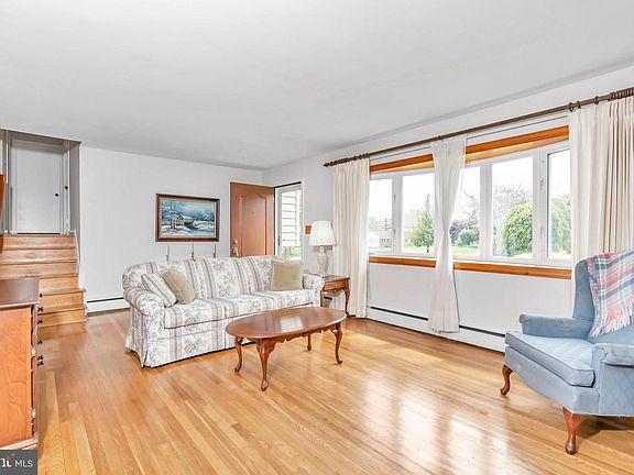 4th image of 103 Dupont Ave